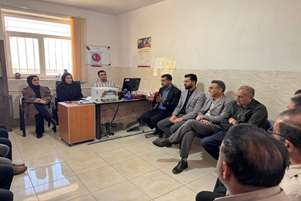 برگزاری جلسه خیرین روستای فتح‌آباد با محوریت تجهیز کلاس‌های آمادگی برای زایمان