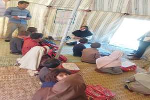 ارائه خدمات بهداشتی و درمانی به عشایر منطقه دهشیب به مناسبت هفته کودک