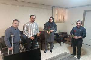به مناسبت هفته دفاع مقدس از کارکنان محترم شبکه بهداشت و درمان شهرستان کوار که از فرزندان معظم شهدا هستند، تقدیر شد.