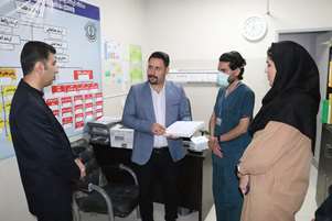 بازدید دبیر ستاد نوروزی شهرستان‌های کوار، سروستان و خرامه از شبکه بهداشت و درمان کوار