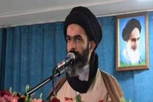  تأکید بر نقش راهبردی سالمندان در اقتصاد نقره‌ای؛ سخنان امامان جمعه کوار و اکبرآباد در خطبه‌های نماز جمعه
